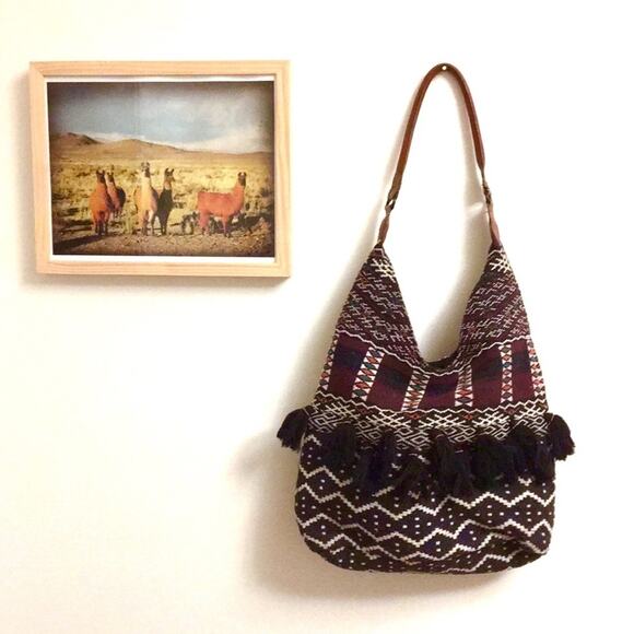 Boho rustic shoulder bag tassels decor magnetic - Picture 1 of 10